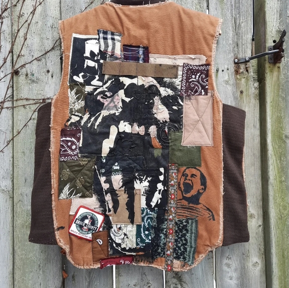 [SOLD] 𝙎𝙖𝙞𝙣𝙩 𝙔𝙖𝙢𝙨 Patchwork Canvas Work Vest - Picture 2 of 6